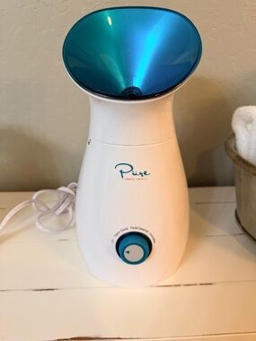 Facial Steamer - White with Teal Accent